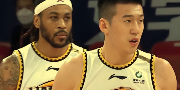 赵继伟9+2王者归来！王岚嵚8+1,亨特1篮板1犯规,辽篮领先四川20分