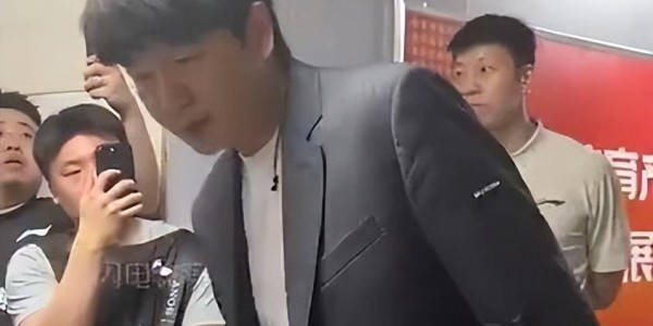 山东男篮惨败，邱彪赛后爆粗：觉得很丢人，有球员就不是职业球员